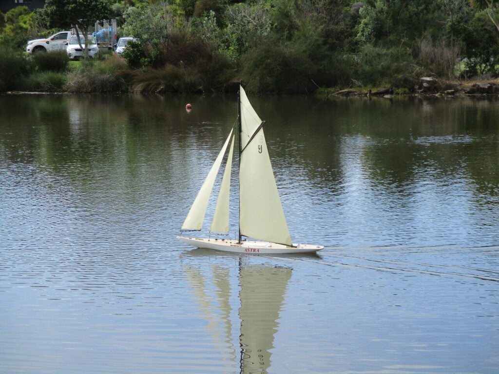 Gaff Rigged Canterbury J – Canterbury J Class Model Yacht